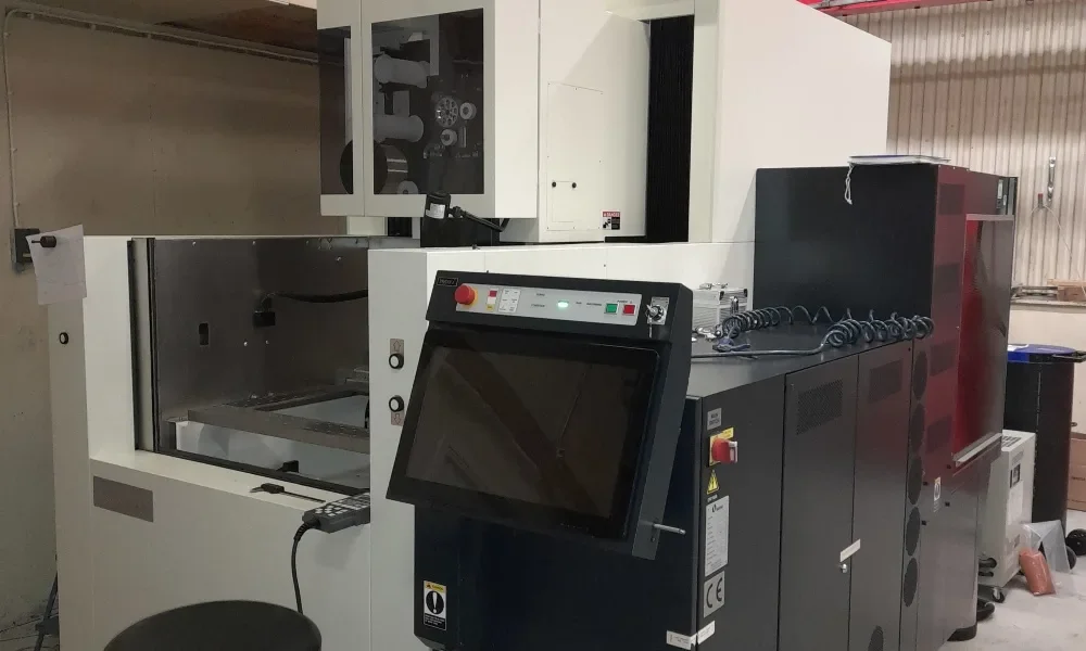 Ny trådgnist – Makino U6